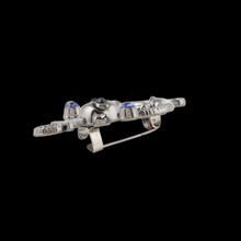 Load image into Gallery viewer, Classic Metal Anchor Skull Motif Pin Brooch - Unisex